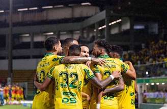Reinaldo foi o garçom perfeito. Dois escanteios que ele cobrou resultaram em gols neste 2 a 1 do Mirassol –