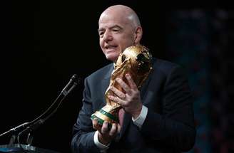 Gianni Infantino está muito pressionado pela federações internacionais –