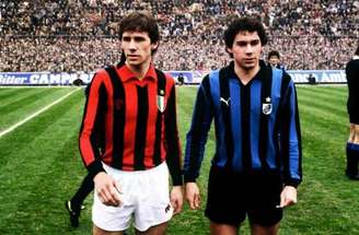 Homenagem da Internazionale a Franco Baresi, que aparece na foto ao lado do irmão Giuseppe –