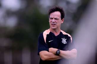 Fernando Diniz durante jogo do Corinthians na Neo Química Arena –