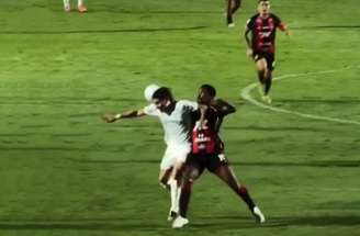 Maurício marcou um dos gols da goleada sobre o Vitória –