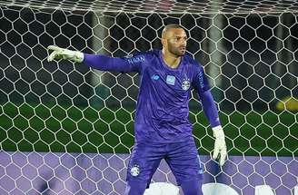Amuzu arrancou o empate para o Grêmio no segundo tempo e duelo segue em aberto na capital gaúcha –