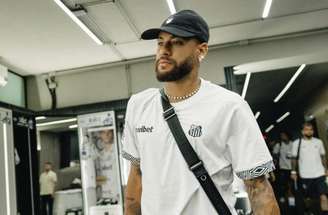 Neymar em campo pelo Santos na última semana pela Sul-Americana –