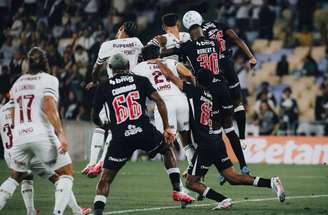 Alviverde venceu o Tricolor por 3 a 0 e ficou próximo da classificação.
