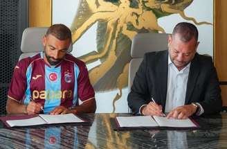 Salah foi recebido por milhares de torcedores do Trabzonspor –
