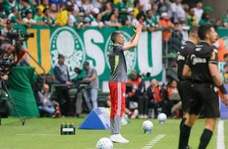 Internacional segura o Palmeiras em pleno Nubank Parque.