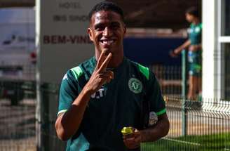 Max Alves pertence ao Cuiabá e está emprestado ao clube catarinense –