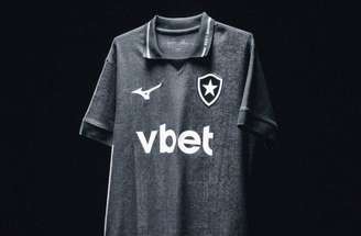 Botafogo lançou a nova camisa no mês passado –