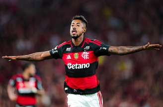 Bruno Henrique começou a partida no banco de reservas –