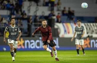 Corinthians enfrentou o Bragantino com a camisa preta –