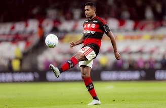 Alex Sandro segue fora da equipe do Flamengo –