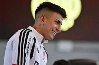 Thiago Almada durante treinamento pelo River Plate –