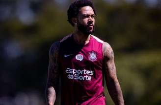 Memphis Depay ainda não renovou o seu contrato com o Corinthians –