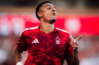 Nottinhgam Forest vence o Bayer Leverkusen com gol no apagar das luzes –