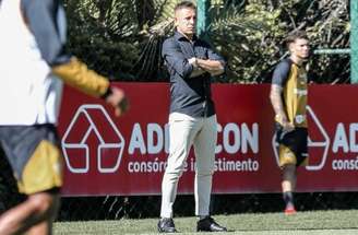 Rafinha vem atuando como um elo entre diretoria e elenco –