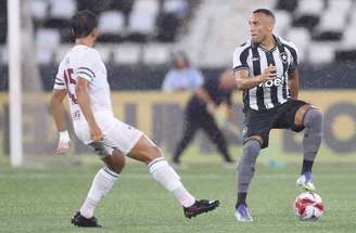 Marçal em ação contra o Fluminense em fevereiro deste ano –