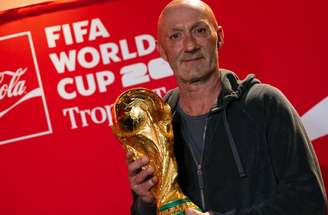 Campeão mundial de 1998 pela França, Barthez será o preparador de goleiros da seleção –