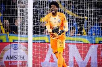 Hugo Souza teve um bom desempenho no duelo entre Rosario Central e Corinthians –