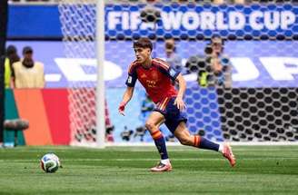 Pau Cubarsí assumiu a liderança da lista do Golden Boy 2026 após se destacar na campanha da Espanha na Copa do Mundo –