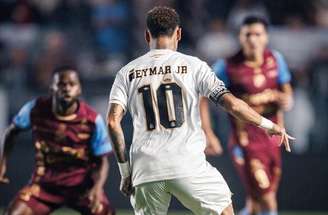 Neymar dá assistência e Gabigol marca duas vezes contra o Macará.  Enfim, brilharam.