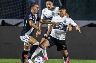 Pedro Emanuel completou um mês no comando do Vasco –