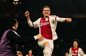 Godts, de 21 anos, se destacou na temporada passada ao marcar 17 gols e dar 12 assistências  – Divulgação/Ajax