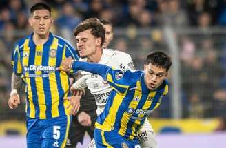 Gustavo Henrique teve uma grande atuação pelo Corinthians diante do Rosario Central-