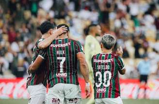 Hulk comemora seu primeiro gol em jogo oficial pelo Fluminense no Maracanã –