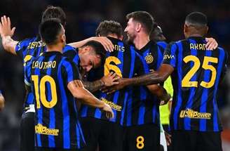Momento do gol marcado por pelo zagueiro John Stones –
