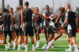 Atividade de preparação do Como antes de encarar o Liverpool –