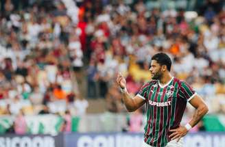 Hulk celebra seu primeiro gol em jogo oficial pela equipe tricolor no Maracanã –