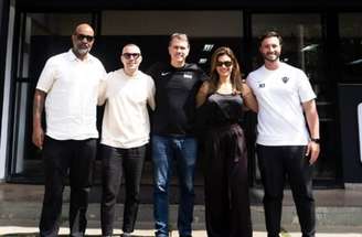 Kelly Key e Mico Freitas participaram da assinatura do contrato e visitaram a Cidade do Galo –