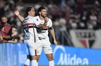 Luciano e Calleri celebram classificação do São Paulo na Sul-Americana –