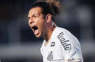 Willian Arão deve seguir como zagueiro no Santos –