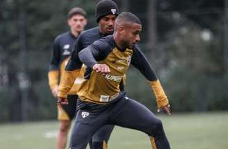 Gustavo Santana vem se destacando nos treinos do São Paulo –