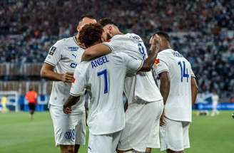 Gouiri comemora o gol marcado na vitória do Olympique de Marselha sobre o Strasbourg –