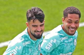 Flaco López durante treinamento do Palmeiras nesta sexta-feira 