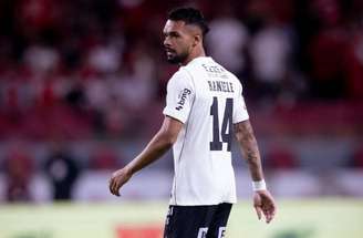 Raniele pede desculpas após expulsão na Libertadores –