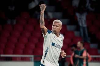 Deyverson em campo pela LDU nesta Libertadores –