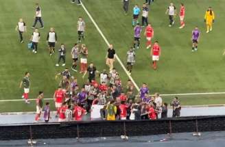 Imagens lamentáveis ao fim de Botafogo x Cienciano –