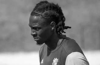 Quévin Castro, de 25 anos, do Real Sport Clube, morreu durante um jogo-treino contra o Estrela da Amadora – Divulgação/Gateshead