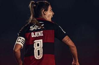 Djeni (segunda da direita para a esquerda) faz o primeiro gol do Fla e comemora. Mas ela ainda faria outro gol.
