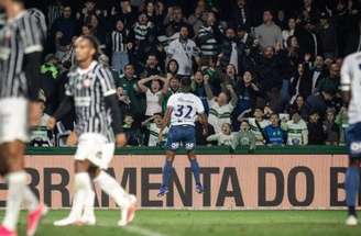 Coritiba tem boa atuação e garante três pontos diante do Corinthians –