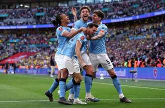 Nico González (de joelhos) comemora um de seus quatro gols pelo City –