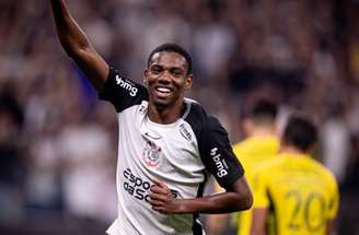 Corinthians encaminha venda de André ao Nottingham Forest –