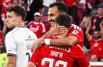 Aarhus não foi páreo para o Benfica no Estádio da Luz –
