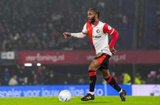 Sterling em ação pelo time holandês –