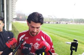 Rossi em entrevista no CT George Helal; jogador fala sobre críticas –