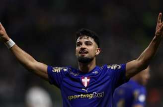 Andreas Pereira também estufou a rede contra o Santos –