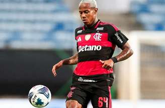Wallace Yan marcou em amistoso contra o Benfica –